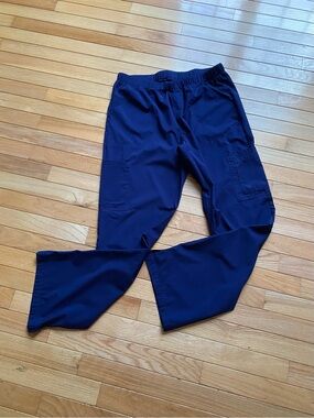 Natural Uniform Scrub Pants in Navy — Women’s Relaxed Fit